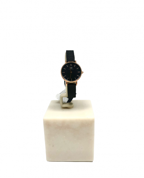 Nuovo orologio Daniel Wellington Petite Melrose con cassa tonda e quadrante color nero. DW00100441 Daniel Wellington.